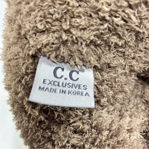 C.C. Thick Cable Knit Faux Fuzzy Pom Fleece Lined Beanie - Picture 4 of 7